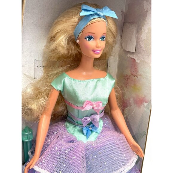 Vtg Barbie Spring Tea Party Avon Exclusive Collector Doll Blonde Green Eyes NIB - Picture 4 of 12